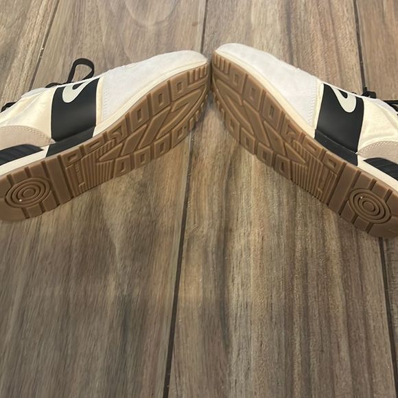 Worn once Tretorn Loyola 2 size 8.5 great condition! - Picture 3 of 8